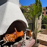 Con Giardino E Bbq Al Centro Di بيت للعطل فيلاّسيمِيوس