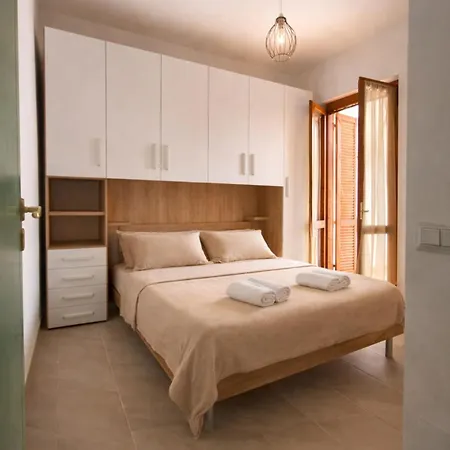 Con Giardino E Bbq Al Centro Di Holiday home Villasimius